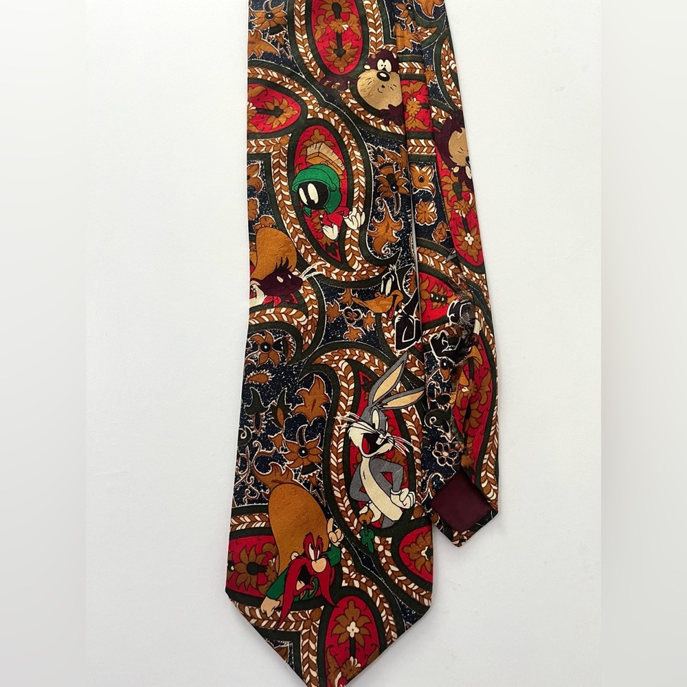 Vintage Looney Tunes Characters Themed Tie